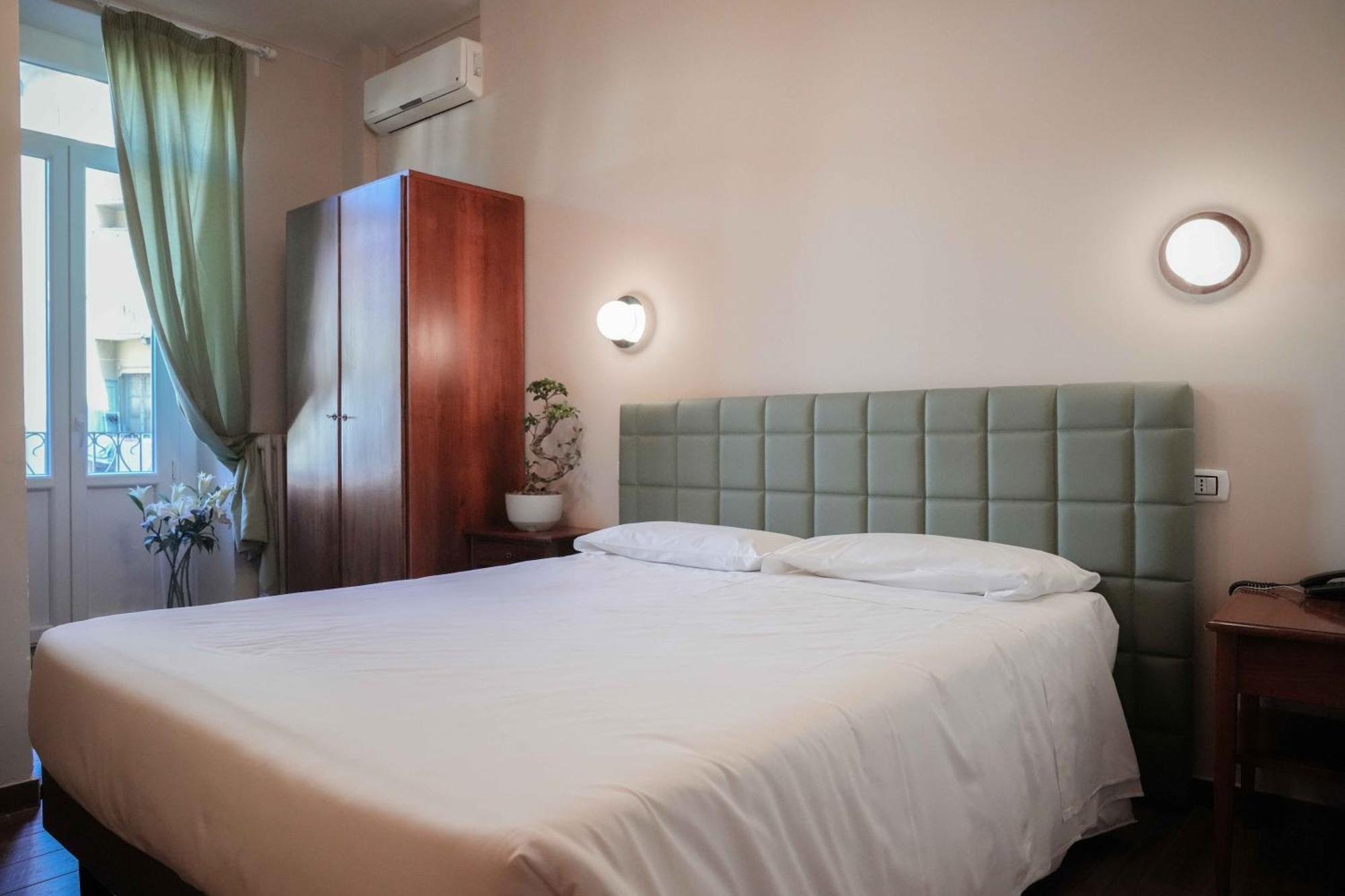 Universo Hotel 3*